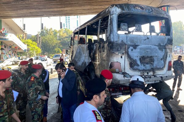 Еще двое человек находятся в больнице после взрыва армейского автобуса в Дамаске. - Sputnik Таджикистан
