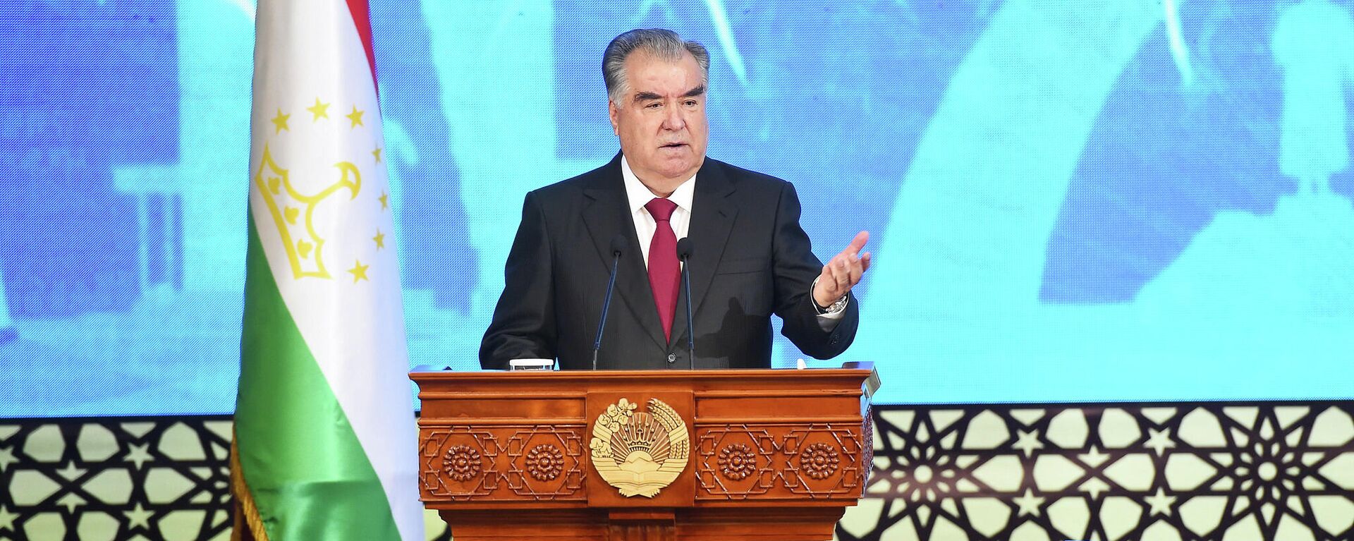 Президент Республики Таджикистан Эмомали Рахмон - Sputnik Таджикистан, 1920, 27.10.2021