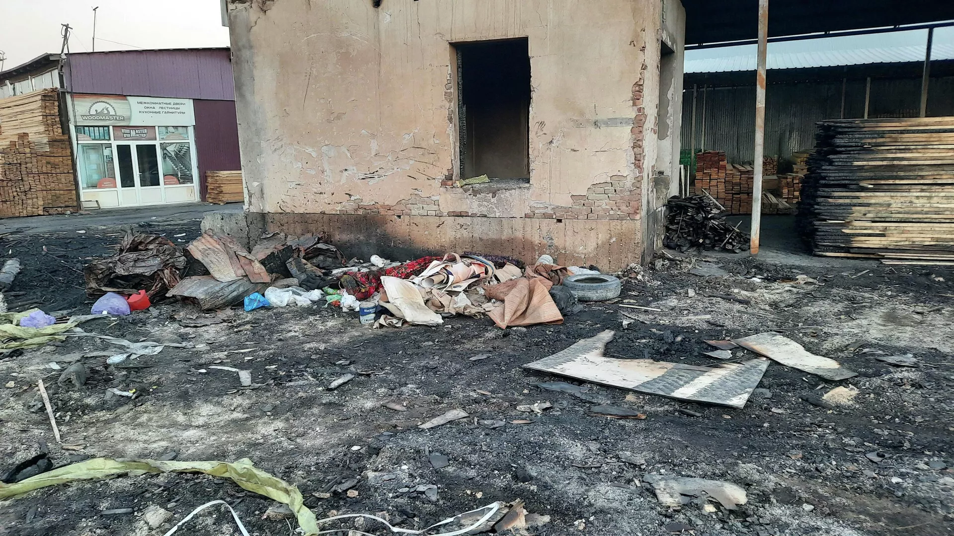 Последствия пожара на рынке стройматериалов Баракат