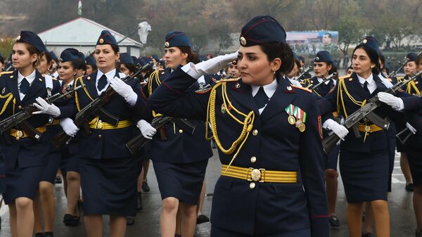 Парад военных посвященный дню милиции - Sputnik Таджикистан