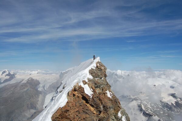 Маттерхорн (4478 м) – одна из самых красивых вершин мира, визитная карточка Альп. - Sputnik Таджикистан
