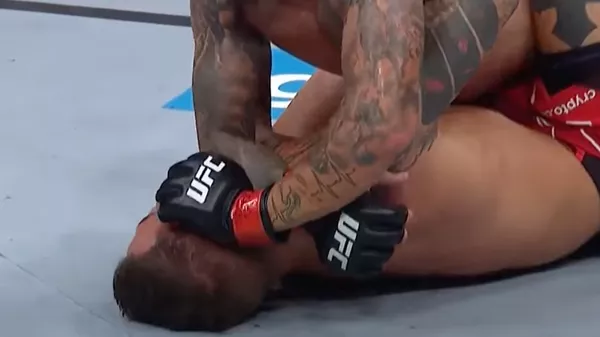 Оливейра эффектно придушил Порье на турнире UFC - Sputnik Тоҷикистон