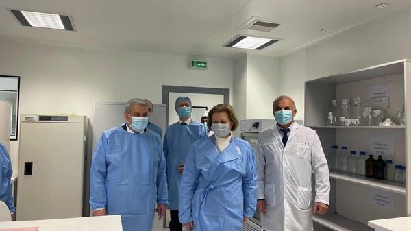 Глава Роспотребнадзора Анна Попова посетила лаборатории в Душанбе  - Sputnik Таджикистан