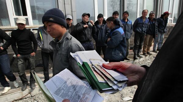 Рейд УФМС по выявлению нелегальных мигрантов - Sputnik Таджикистан