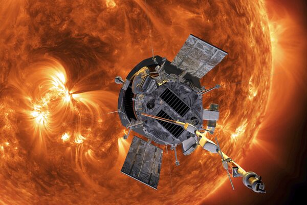 Художественная визуализация НАСА, изображающая солнечный зонд Паркер, приближающийся к Солнцу.  - Sputnik Таджикистан