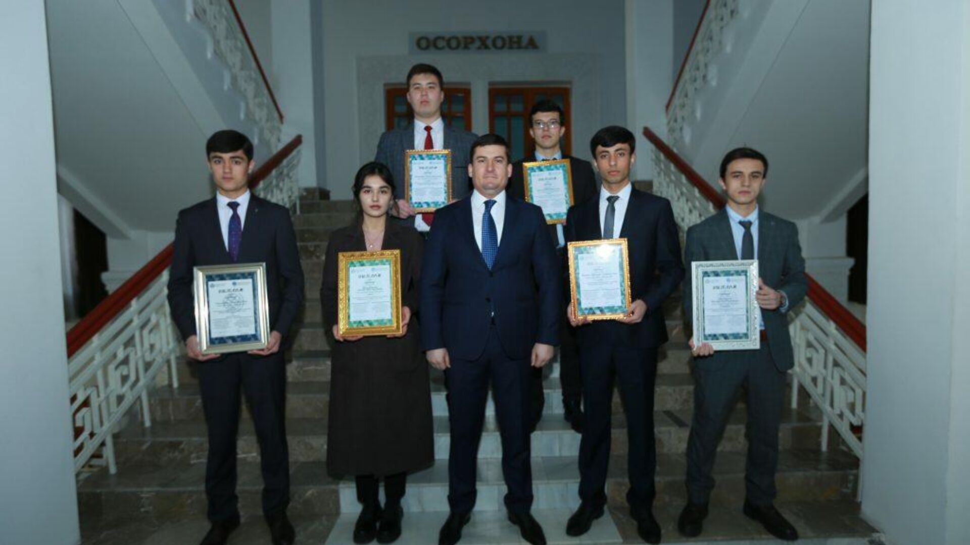 Студенты-победители Таджикского Национального Университета  - Sputnik Тоҷикистон, 1920, 30.12.2021