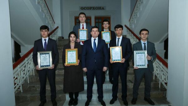 Студенты-победители Таджикского Национального Университета  - Sputnik Таджикистан