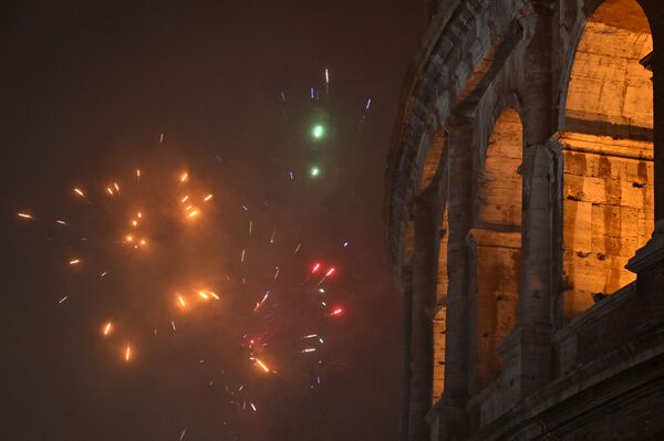 И уж кто, как не итальянцы, знают, как шумно и торжественно отпраздновать Новый год. - Sputnik Таджикистан