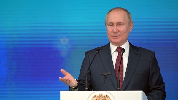 Президент РФ В. Путин принял участие в торжественном заседании, посвящённом 300-летию прокуратуры - Sputnik Таджикистан