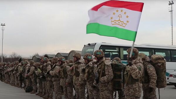 Возвращение подразделения ВС Республики Таджикистан КМС ОДКБ в пункт постоянной дислокации - Sputnik Таджикистан