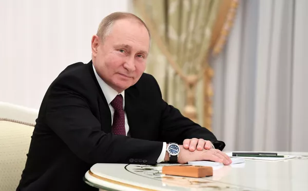 Владимир Путин, президенти Русия, дар мулоқот бо раисҷумҳури Эрон Сайидиброҳими Раисӣ. Владимир Путин, президенти Русия, дар мулоқот бо раисҷумҳури Эрон Сайидиброҳими Раисӣ. - Sputnik Тоҷикистон