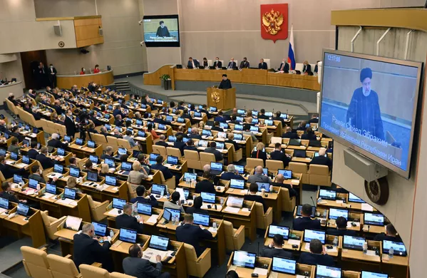 Раиси Ҷумҳурии Исломии Эрон Сайидиброҳим Раисӣ дар ҷаласаи умумии Думаи давлатии Федератсияи Русия суханронӣ кард. Раиси Ҷумҳурии Исломии Эрон Сайидиброҳим Раисӣ дар ҷаласаи умумии Думаи давлатии Федератсияи Русия суханронӣ кард. - Sputnik Тоҷикистон