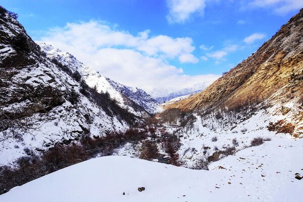 Одно из красивейших мест в Варзобе находится всего в 25 км от шумного Душанбе. - Sputnik Таджикистан