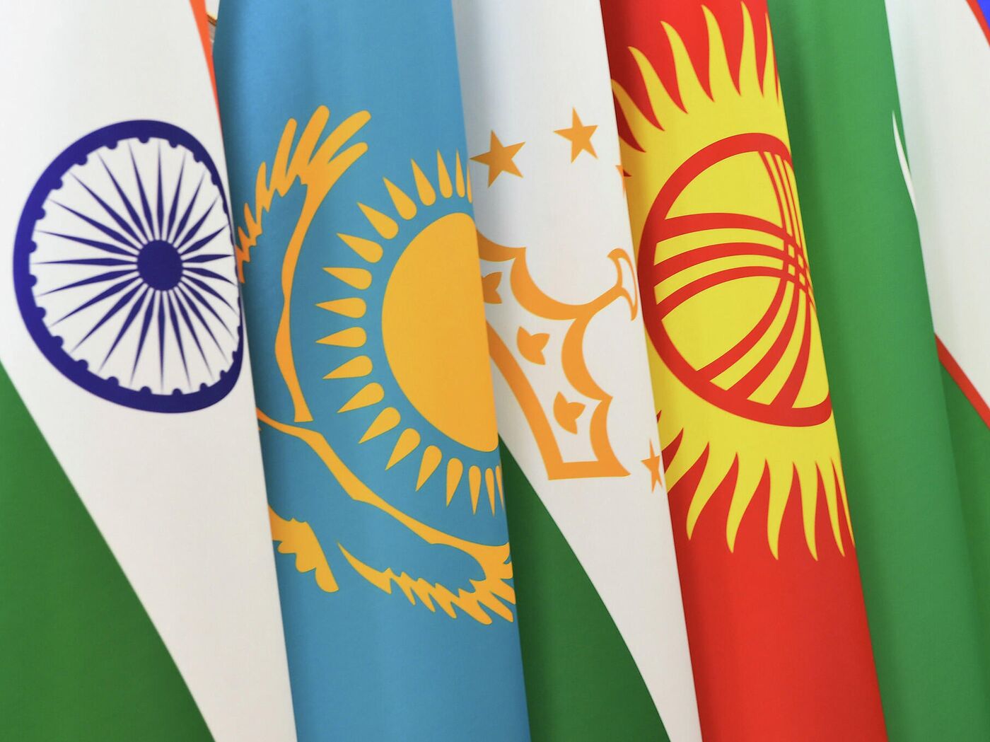 Лидеры стран Центральной Азии поздравили Рахмона со знаменательной датой