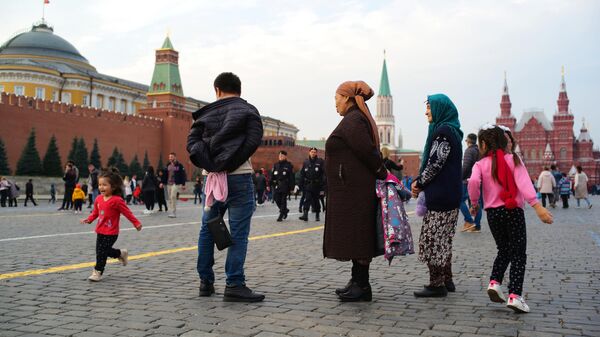 Туристы в Москве - Sputnik Таджикистан