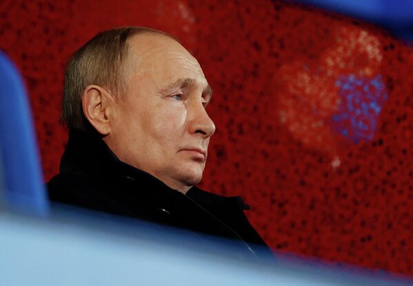 Президент России Владимир Путин на церемонии открытия зимних Олимпийских Игр в Пекине. - Sputnik Таджикистан