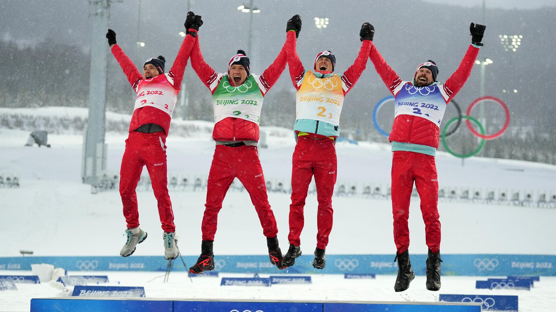 Олимпиада-2022. Лыжные гонки. Мужчины. Эстафета - Sputnik Таджикистан, 1920, 13.02.2022