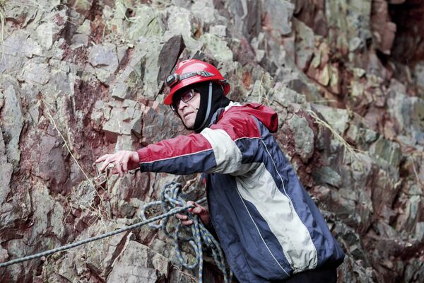 Работа в горах всегда сопряжена с риском и опасностью стихии. - Sputnik Таджикистан