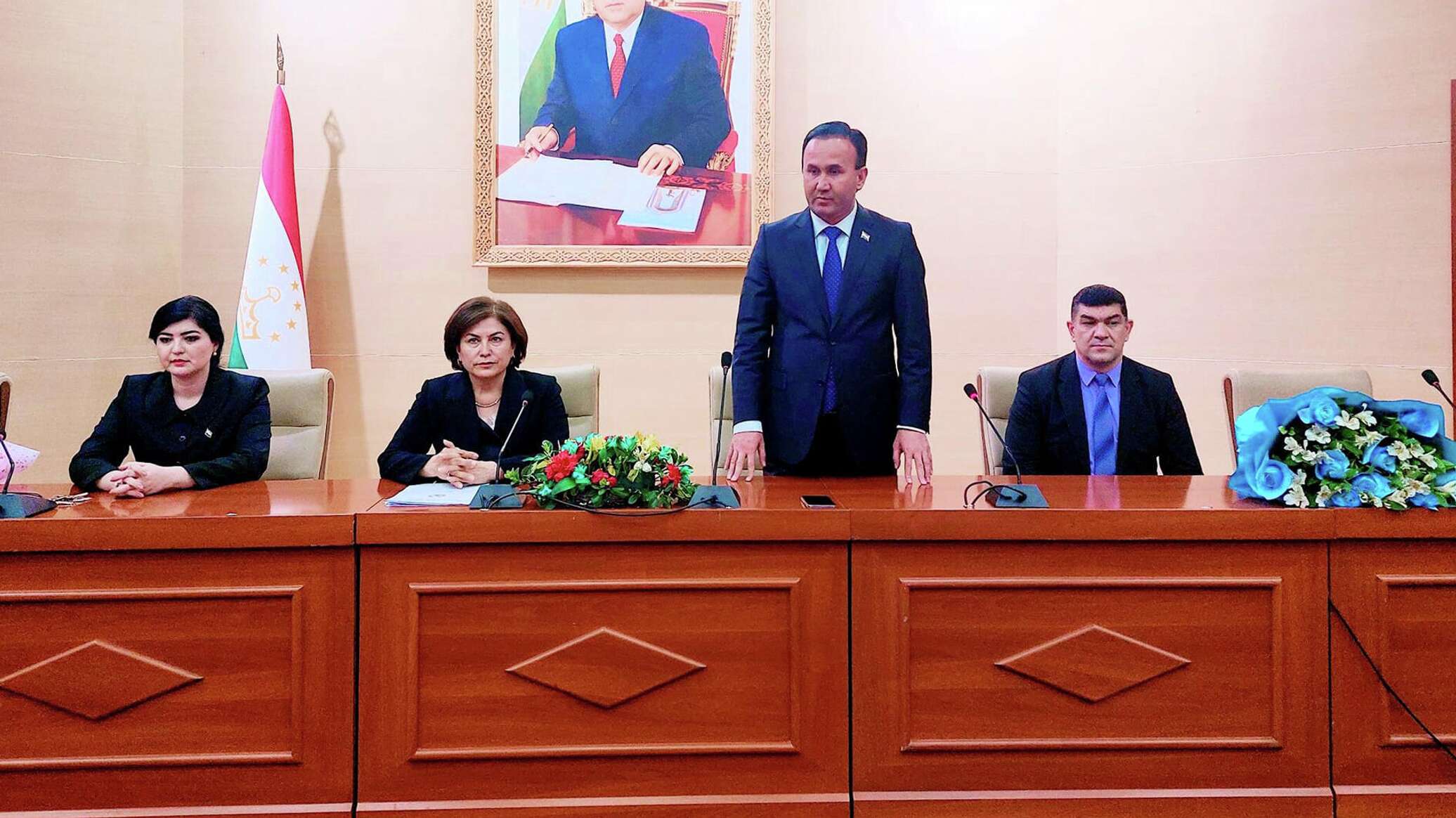 Эълони беҳтаринҳои соҳаи кор бо ҷавонон дар Тоҷикистон