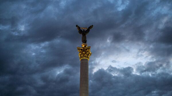 Монумент Независимости Украины на площади Независимости в Киеве - Sputnik Тоҷикистон