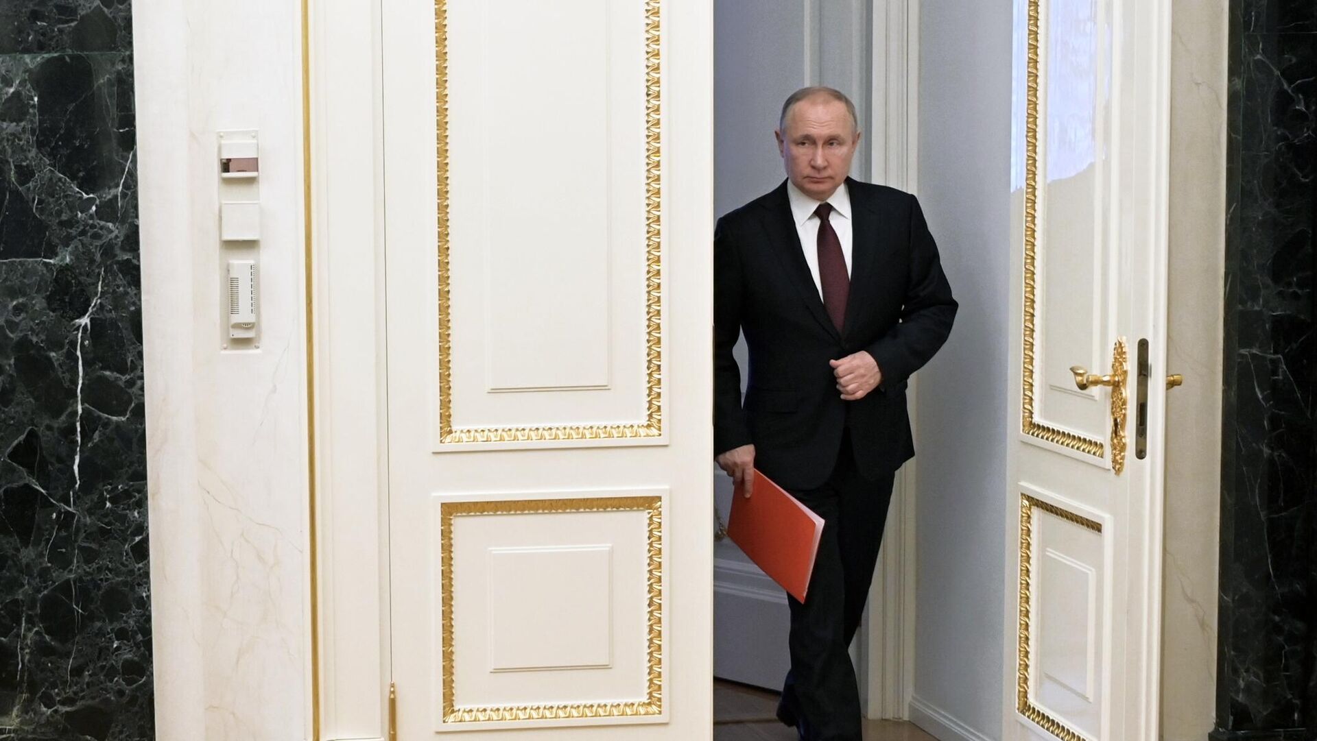 Президент РФ В. Путин провел заседание Совбеза РФ - Sputnik Таджикистан, 1920, 06.06.2022