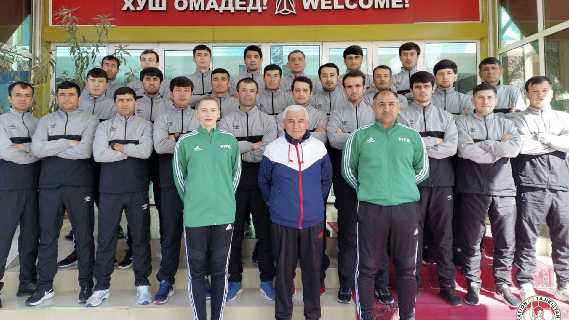 Учебно-тренировочный сбор арбитров первой категории, которые будут обслуживать матчи высшей лиги чемпионата Таджикистана нового сезона - Sputnik Таджикистан, 1920, 28.02.2022