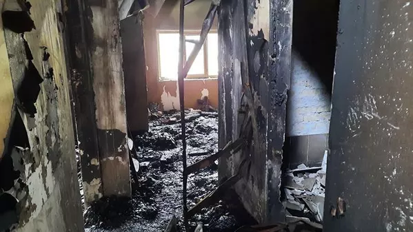 Гуфта мешавад, 12 хонаи истиқоматӣ комилан хокистар гардиданд. Гуфта мешавад, 12 хонаи истиқоматӣ комилан хокистар гардиданд. - Sputnik Тоҷикистон