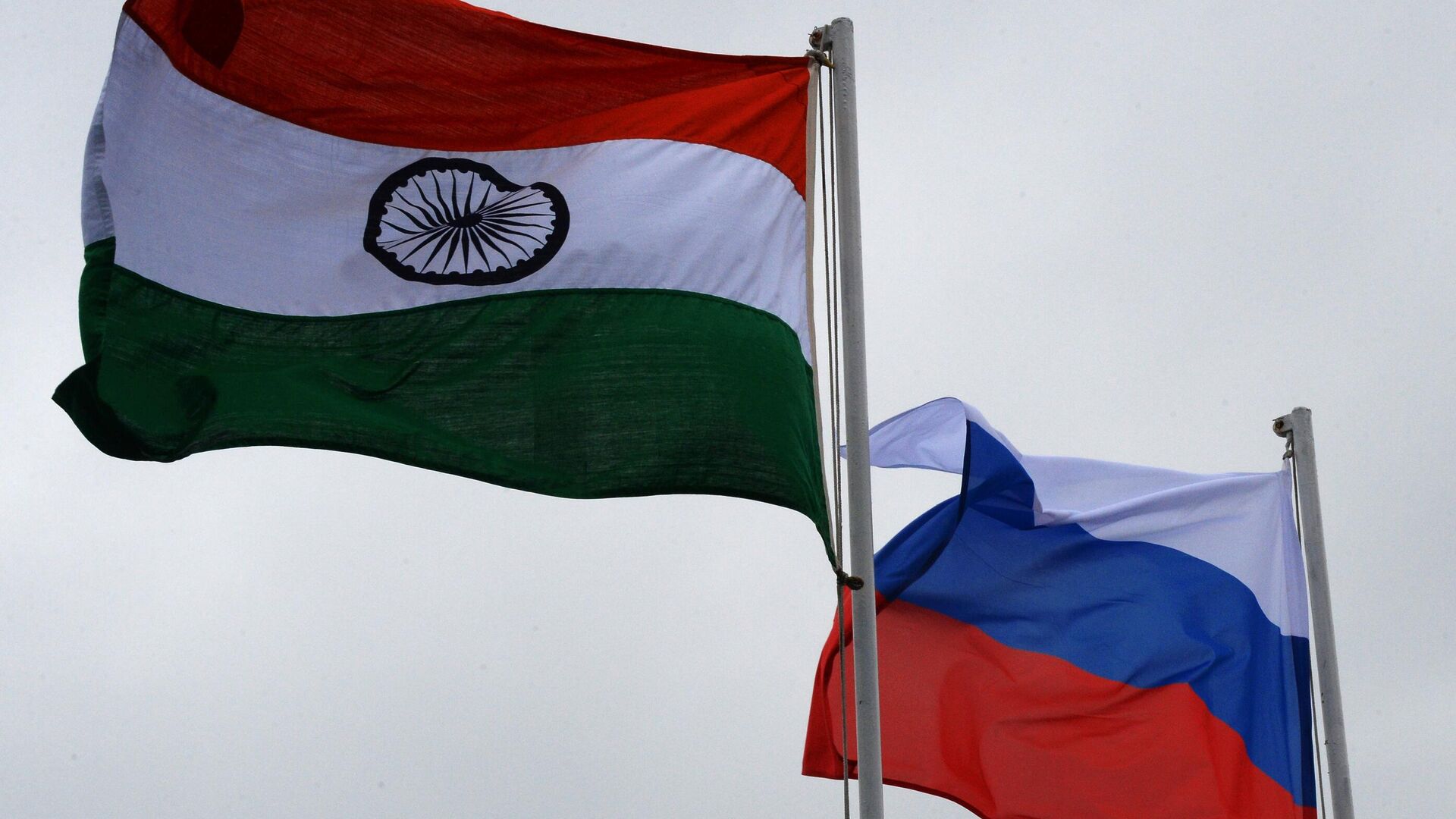 Флаги России и Индии  - Sputnik Тоҷикистон, 1920, 17.03.2022