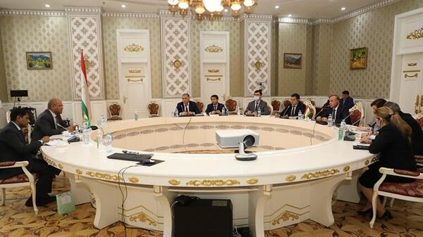Посоли Индии в Душанбе встретился с главой НБТ - Sputnik Тоҷикистон