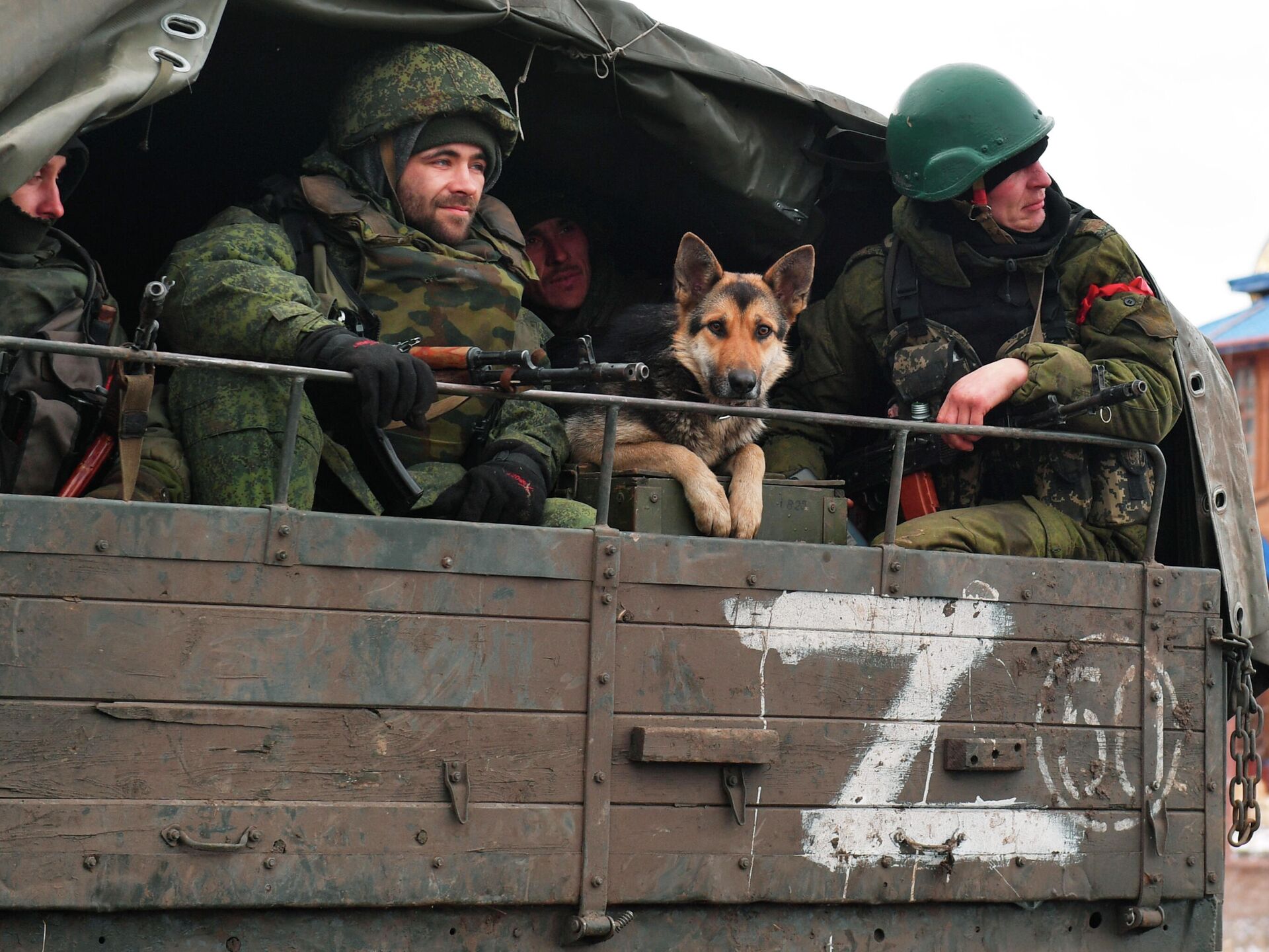 Военной операции по защите. Украинские военные. Российские военные. Российские войска наступают.