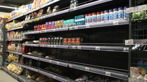 Опустевшие полки с сахаром в российском супермаркете - Sputnik Таджикистан