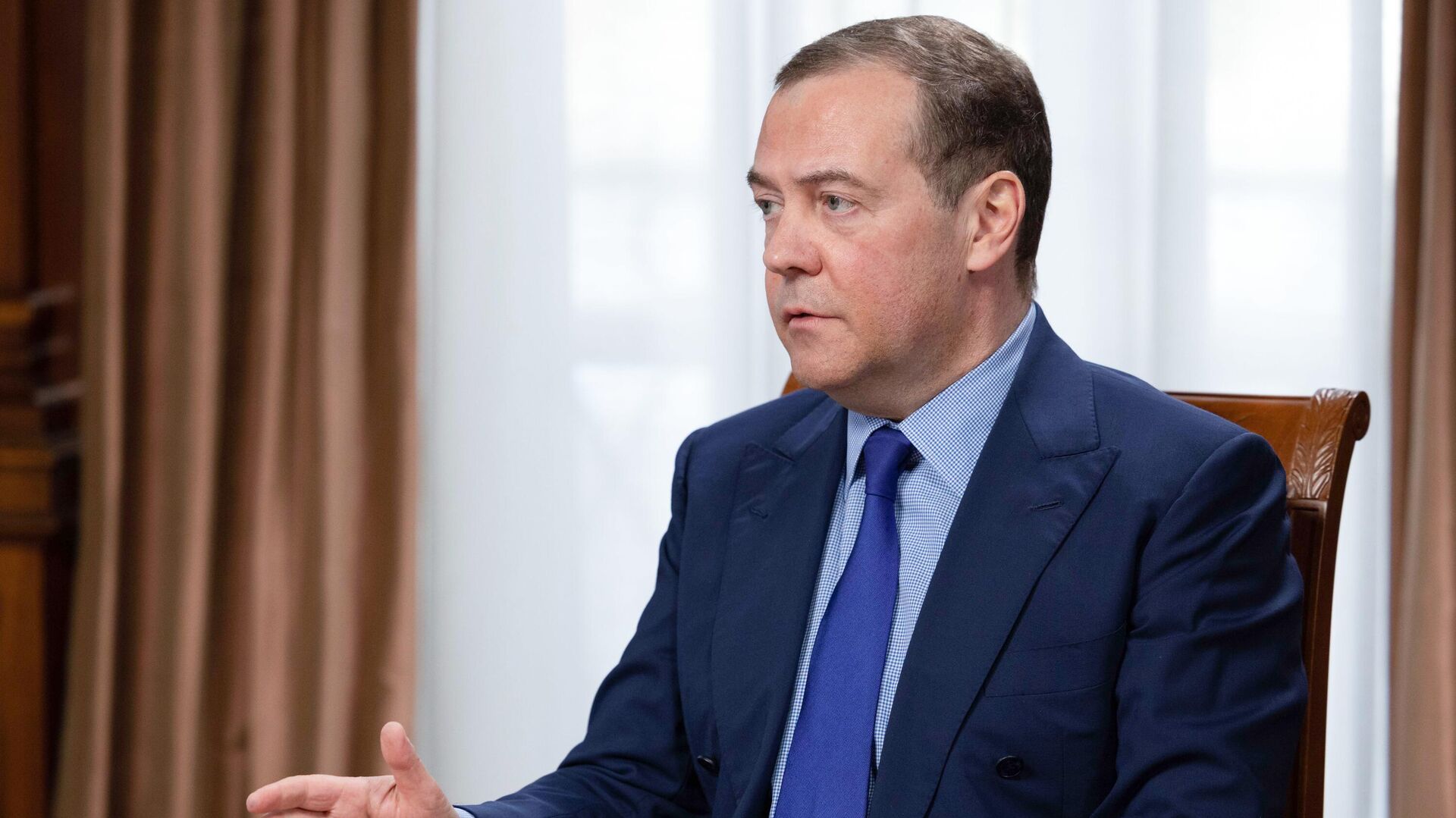 Заместитель председателя Совбеза РФ Д. Медведев дал интервью российским СМИ - Sputnik Таджикистан, 1920, 26.03.2022
