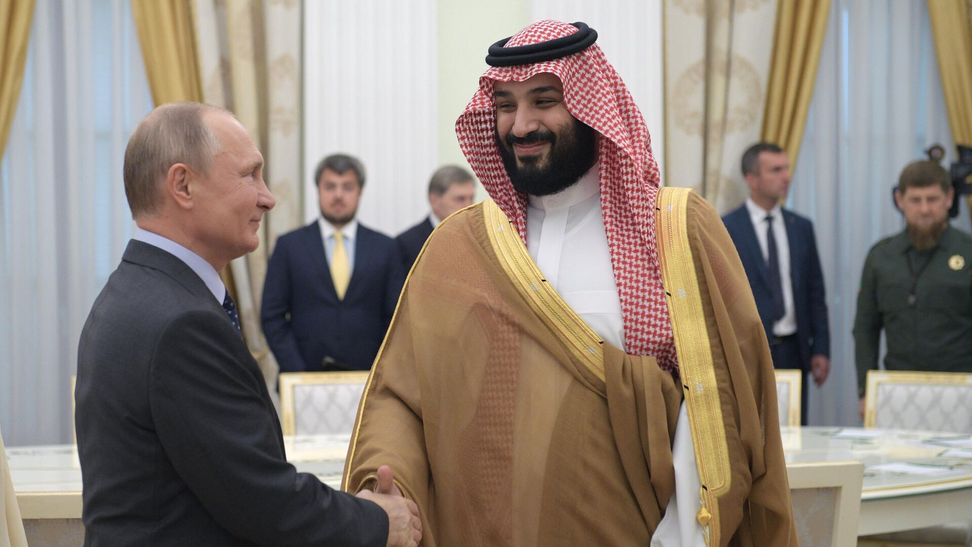 Президент РФ В. Путин встретился с наследным принцем Саудовской Аравии М. ибн Салманом Аль Саудом - Sputnik Таджикистан, 1920, 20.04.2022