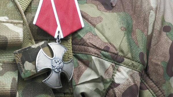Вручение наград отличившимся военнослужащим ВС РФ - Sputnik Таджикистан