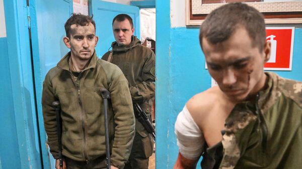 Военнопленным ВСУ оказывают помощь в Новоазовской ЦРБ - Sputnik Таджикистан