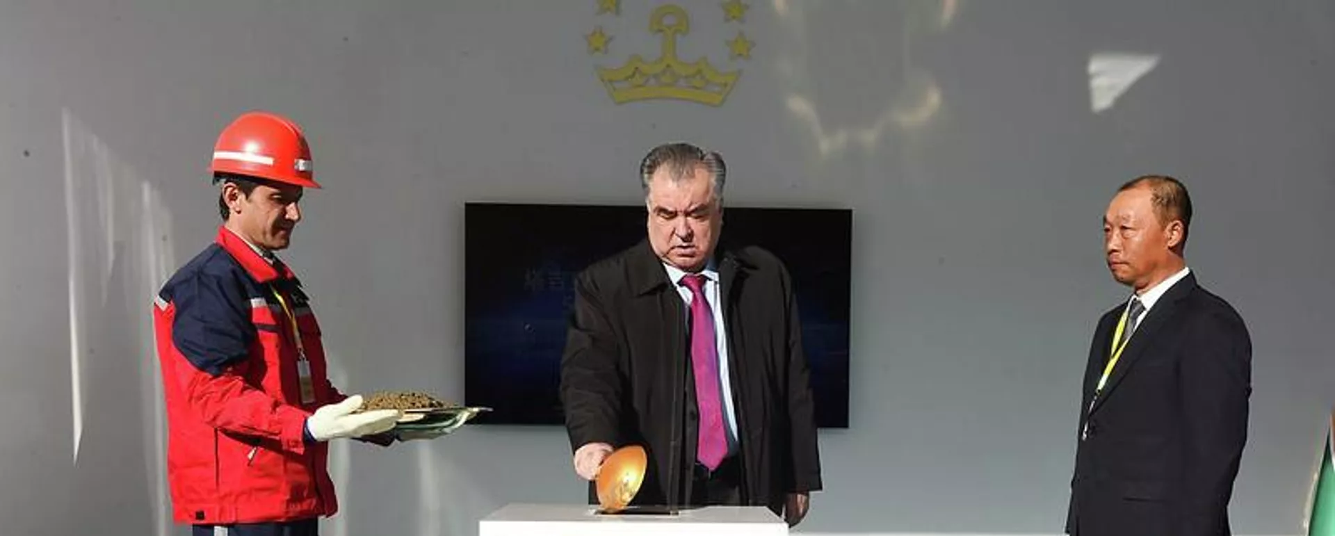 Рахмон строительство нового предприятия на базе Талко Голд - Sputnik Тоҷикистон, 1920, 14.04.2022