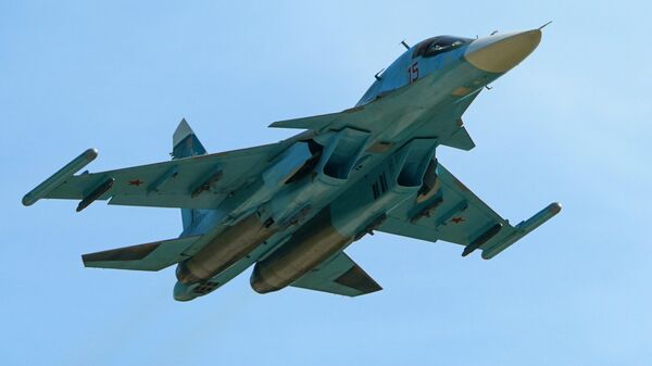 Истребитель-бомбардировщик Су-34 - Sputnik Таджикистан