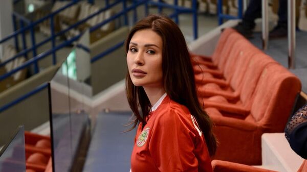 Таджикская модель Карина Комил на матче команды Истиклол - Sputnik Таджикистан