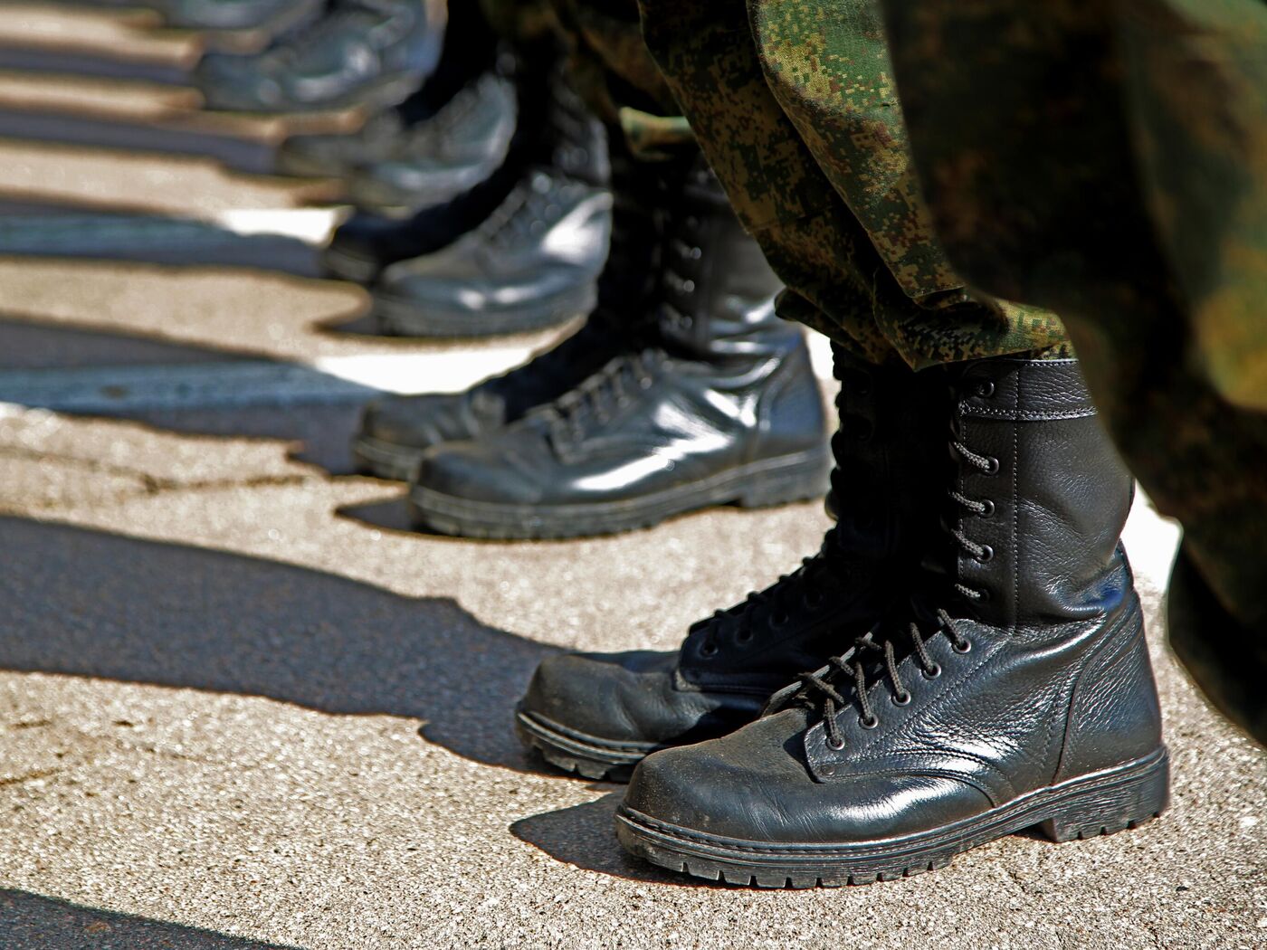 Ахмадзода поручил ускорить набор новобранцев в ряды ВС