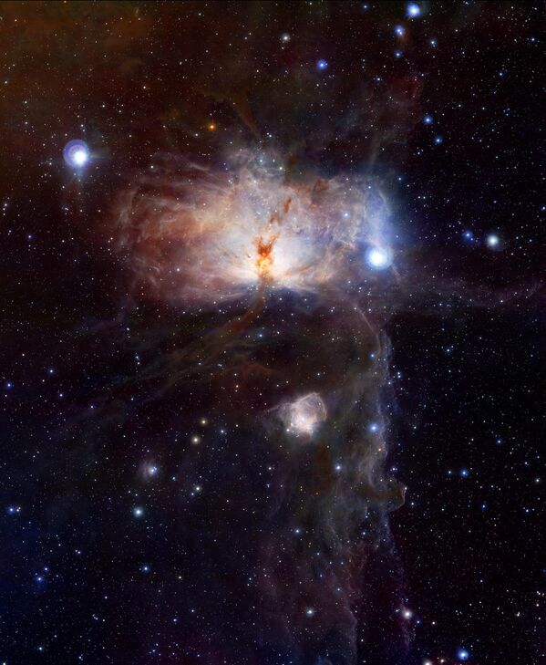 &quot;Пламенная туманность&quot; в созвездии Ориона, снятая на телескоп VISTA. - Sputnik Таджикистан