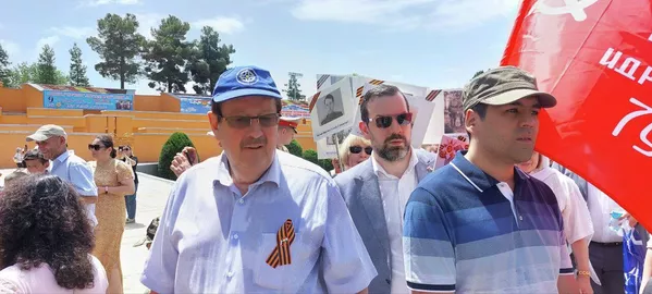 Иштироки сафири Русия дар "Ҳанги ҷовидон"-и шаҳри Душанбе Иштироки сафири Русия дар "Ҳанги ҷовидон"-и шаҳри Душанбе - Sputnik Тоҷикистон
