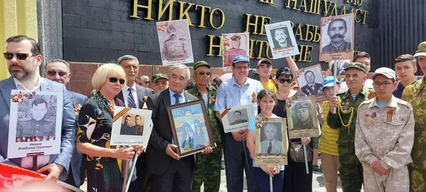 Сафири Русия миёни сокинони шаҳри Душанбе Сафири Русия миёни сокинони шаҳри Душанбе - Sputnik Тоҷикистон
