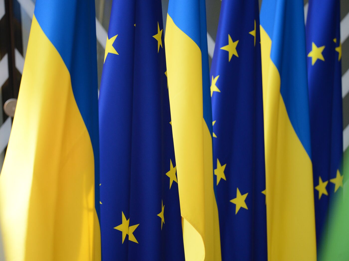 Можно сжигать: Украина как топливо для военно-финансовой пирамиды Европы