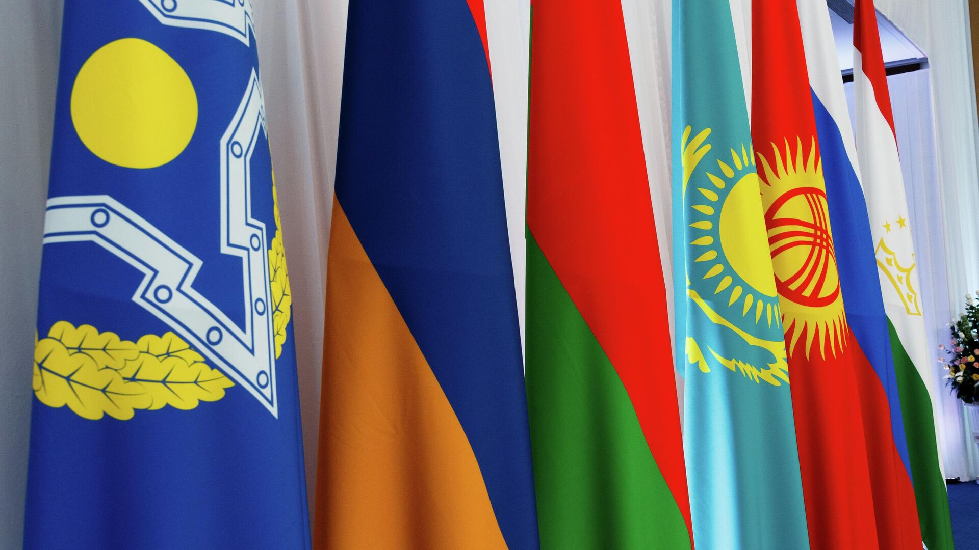 Флаги стран-участниц ОДКБ - Sputnik Таджикистан, 1920, 17.09.2022