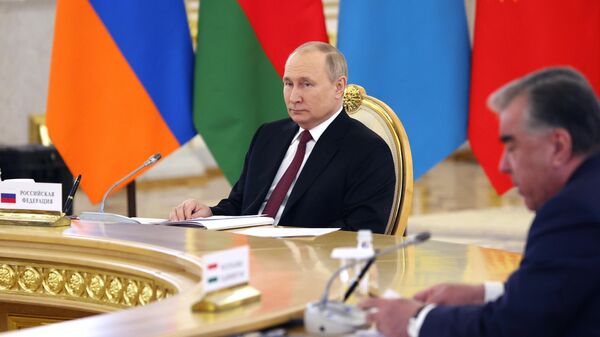 Президент РФ Владимир Путин на встрече лидеров государств - членов Организации Договора о коллективной безопасности (ОДКБ) - Sputnik Таджикистан