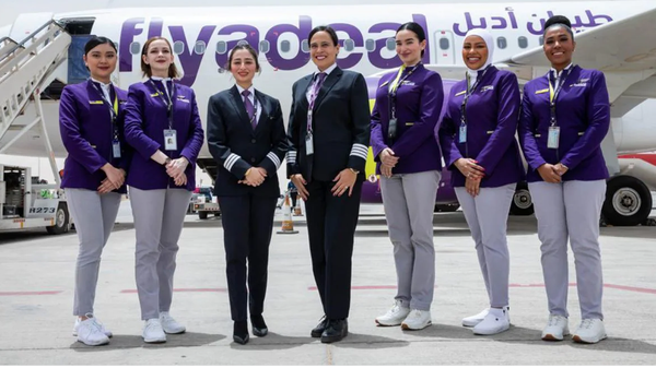 Первый полностью женский экипаж Саудовской авиакомпании - Sputnik Таджикистан
