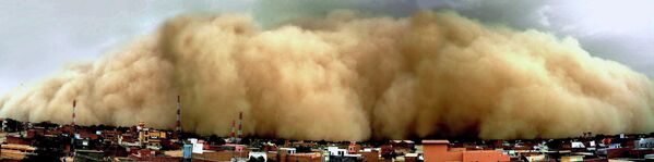 Пыльная буря накрыла пустынный город Биканер в штате Раджастхан на западе Индии. - Sputnik Таджикистан
