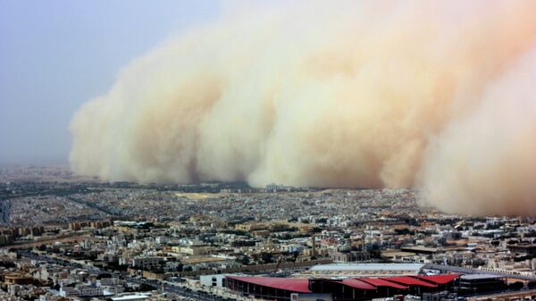 Надвигающая песчаная (пыльная) буря на Эр-Рияд в Саудовской Аравии  - Sputnik Таджикистан
