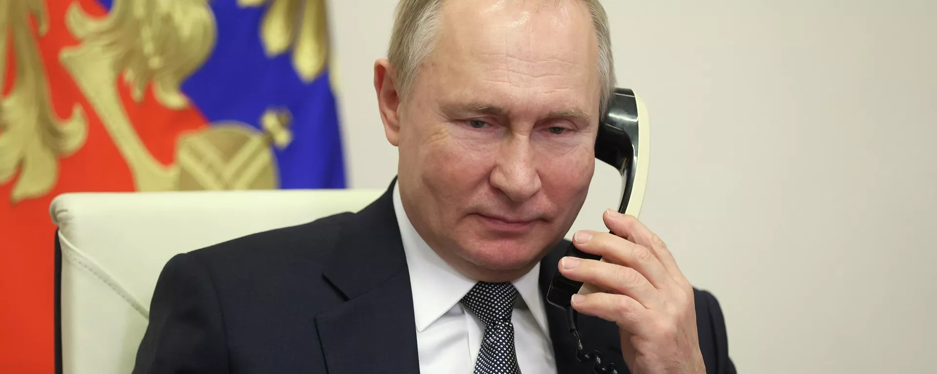 Телефонный разговор президента РФ В. Путина  - Sputnik Тоҷикистон, 1920, 29.05.2022