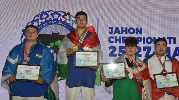 Победители с чемпионата мира по борьбе на поясах в Узбекистане - Sputnik Таджикистан